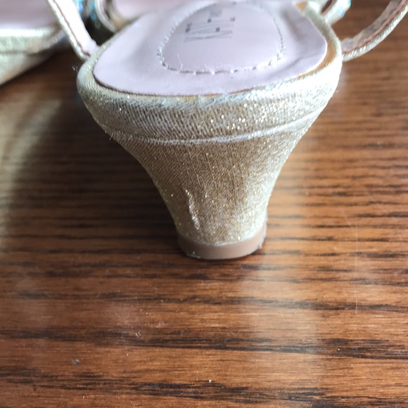 COPY - Kate and Mel sparkly gold T strap wedge sandals w embellished straps EUC - Picture 4 of 8